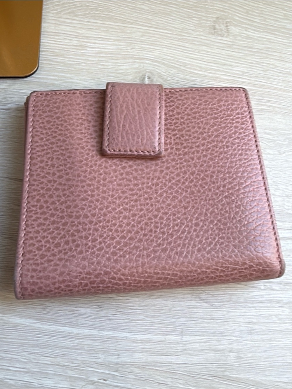 Authentic GUCCI calf skin pink bifold wallet - Picture 6 of 15